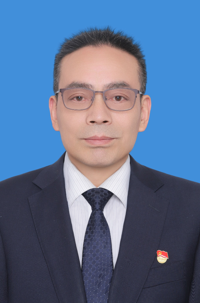 赵 云 德（党委副书记、副董事长、总经理）