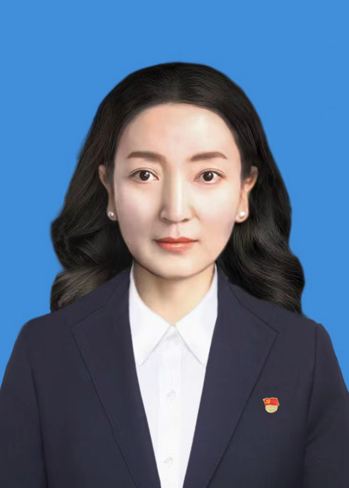 西    虹（党委专职副书记、工会主席）