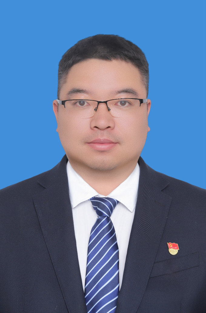 张    辉（副总经理）
